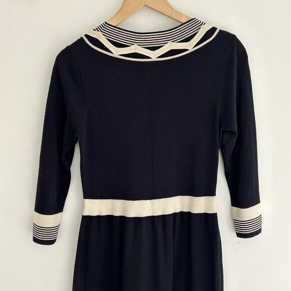 Milly of New York Knit Dress Size Small Black Ivory Stripe V-Neck Classic - Picture 7 of 12